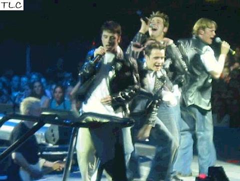 wooyeahshakethatthang.jpg